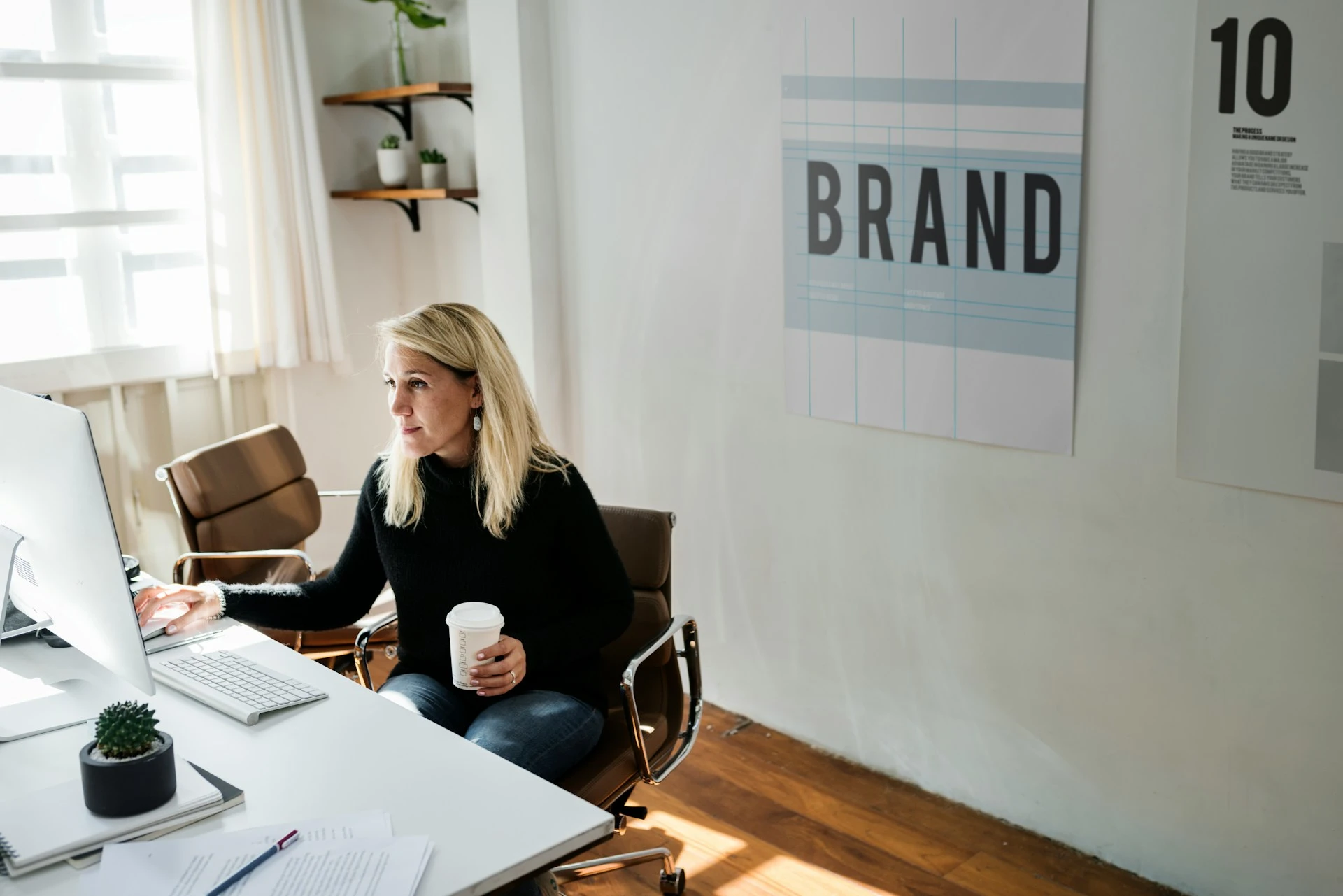 businesswoman-working-in-office